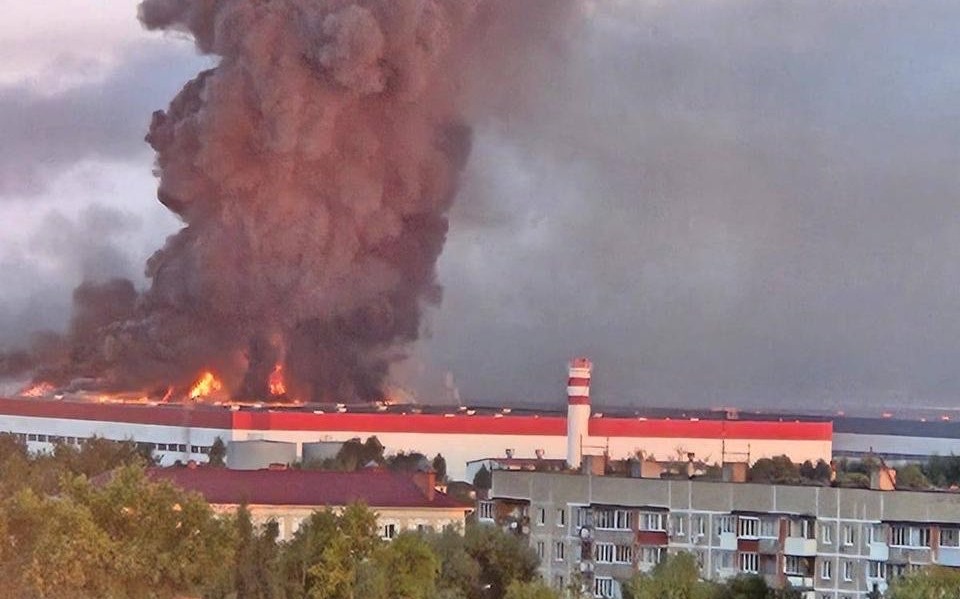 Ziua 1608 Peste 400 de drone spre Moscova. Navă &icirc;ncărcată cu porumb, lovită l&acirc;ngă Odesa. &Icirc;ncă un oraș din Ucraina ras de pe fața Păm&acirc;ntului (Video)